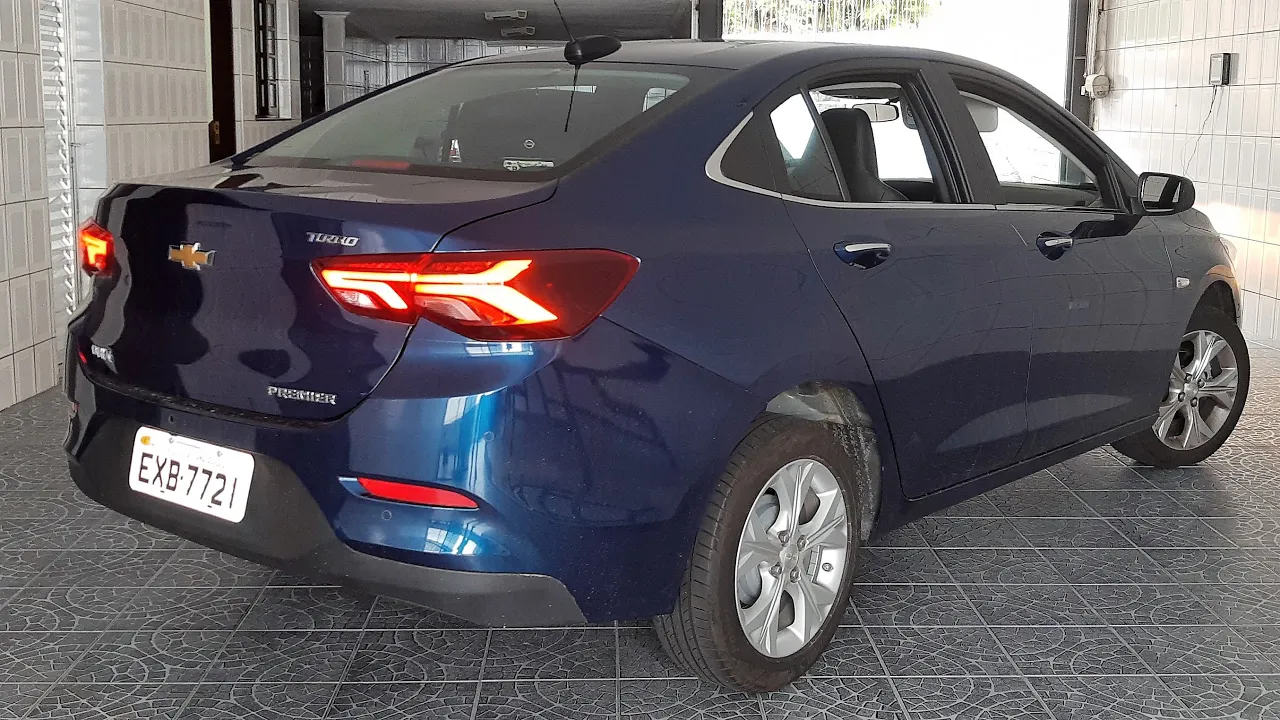 Chevrolet ONIX PLUS Premier, a versão mais completa // Caçador de Carros