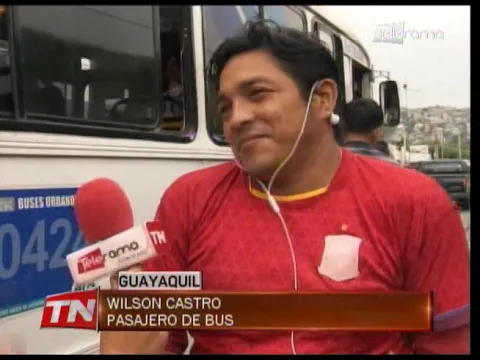 Encuentran droga y cuchillo en un bus durante operativo policial