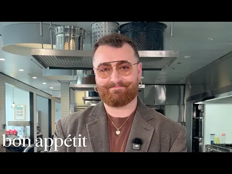 Sam Smith Loves Hooters Chicken Wings