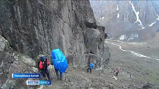 Омские моржи покорили одну из вершин республики Алтай