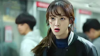 ظابطة مسجون فكرها كيوته وعايز يضربها ويهرب لكنها بتطلع قوية ونينجا وبتضربه وبتمسكه بس بتقع فحبه 