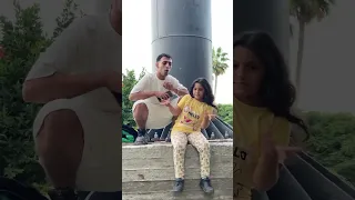 يامجنونة مشفش وش امك طالعه بلكونه 