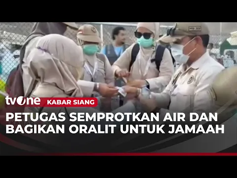 Cuaca Panas, Jemaah Haji Mendapat Cairan Oralit dari PPIH