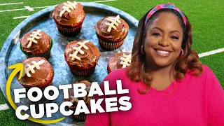 Kardea Brown's Red Velvet Cupcakes with Chocolate Frosting 🧁🍫 Delicious Miss Brown | Food Network