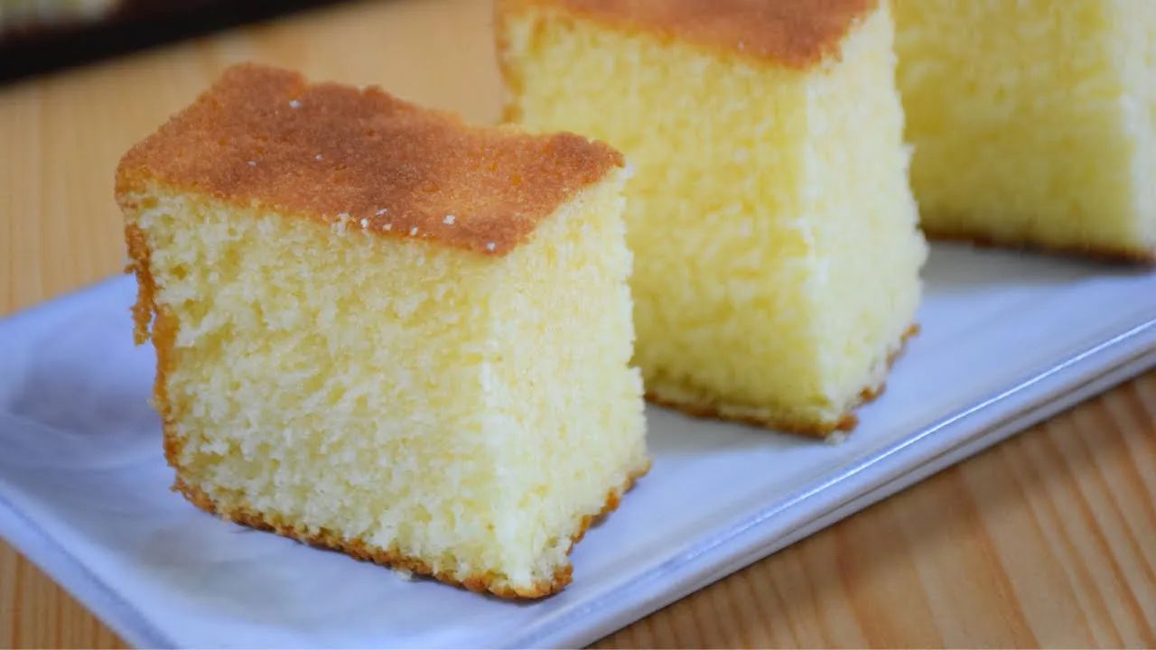 Vanilla Sponge Cake. 
