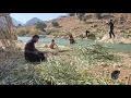 Download Lagu 🌄 Iraans nomadenleven | Bouw schuilplaatsen, verzamel wilgen en zorg voor je gezin in de bergen 🏔️