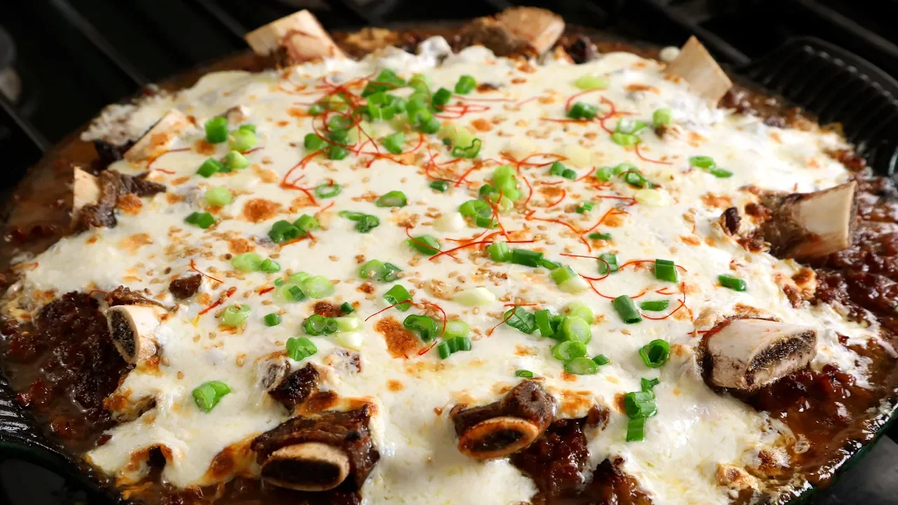 Cheese Tteokgalbi (Grilled beef ribs with cheese) 