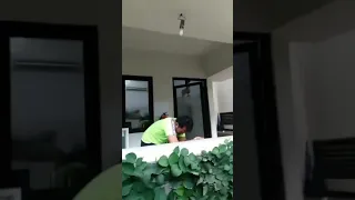 satpam perumahan bintaro ketahuan mengintip wanita di toilet 