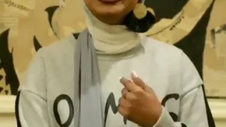 دول عايروني وقالولي يا أسمر اللون يالالالي دندنها