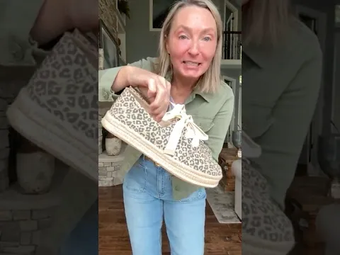The Perfect Elevated Sneakers for Fall #styleafter50 #casualoutfit