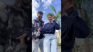 قلب ابوها  شوفوا بسرعة الفيديو اللي فوق ده وشوفوا عملت ايه في عمر شاور   دندنها