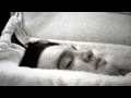 1977 ARCHIVE The HYSTERIA and SPECTACLE of Elvis Presley s Funeral