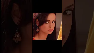 ارناف عم يحاول يعرف اذا كوشي لبست الاساور اللي جابهم ليها هدية 