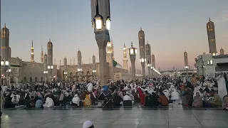 Download Last Iftar of Ramadan 2024 at the Prophet's Mosque | Amazing Ambience and Vibes MP3