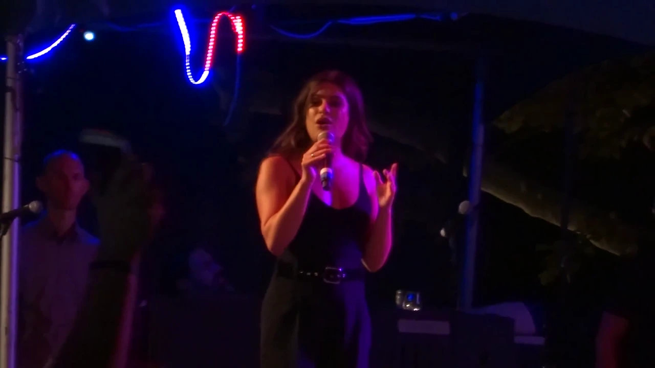 Lea Michele - Run To You (Elsie Fest 2017)