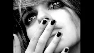 كل لما افكر فيك دندنها