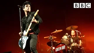 Download Green Day performs Boulevard of Broken Dreams at Reading Festival MP3