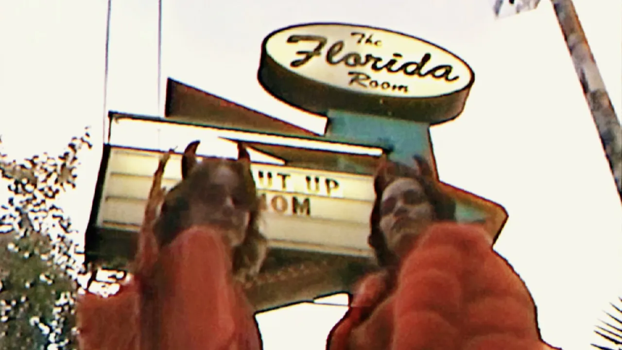 Glitterfox - Wildfires (Official Video) Glitterfox - Wildfires (Official Video)