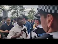 Download Lagu Indian grifter Christian  annoys police officers | speakers corner 