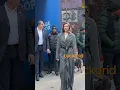 Download Lagu Hailee Steinfeld showing how to make an entrance at GMA