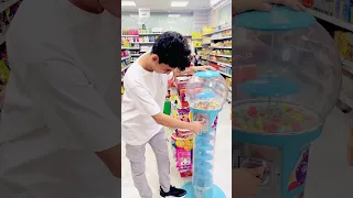 لما ميكونش معاك غير ١ جنيه القيصر 