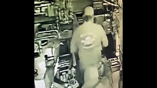 Police look for bar robbery suspect 2018