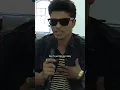 Download Lagu Did you know that Bruno Mars has too many muscles? 💪😂 #brunomars #interview #funnyinterview