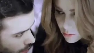 اليسا تصدق بمين ولو ننسى بعض انا وانت من بعض نروح فين ده انا انت و كمان انت انا دندنها