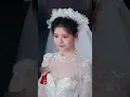村姑被未婚夫当众退婚：你也配？她转身嫁给树上捡的隐藏首富！神医马甲一掉一拳十人，渣男当场跪碎膝盖！