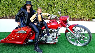 فلاد يريد دراجة رائعة مثل والده 