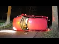 Lagu Auto op de kant na botsing tegen boom op de Mandefjild Bakkeveen