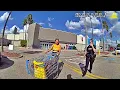 Download Lagu Ouders doen boodschappen terwijl hun 2-jarige in de hete auto kookt