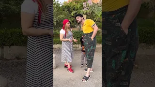 رجل مجنون أراد قضاء وقت ممتع مع فتاة دندنها