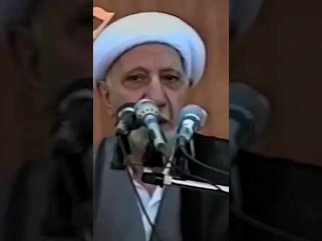 ⁣عجبًا لمن يرغب عن النبع الصافي لينهل من البرك الآسنة!