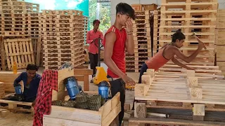 WOODEN PALLETS