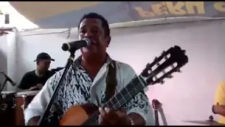 Álvaro Rios e Swing Suburbano no palco do Bistrô Matriarca. #swingsuburbano
