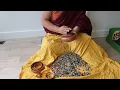 Lagu long Mandala Offering (1), continue by (2) https://youtu.be/-HwFdlzLrc0长版供曼达盘教学第一部分