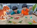Lagu Ziyan dan Kyo Main Dinosaurus di Pasir