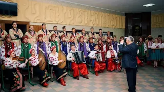 Український народний хор Калина Зеленеє жито зелене 