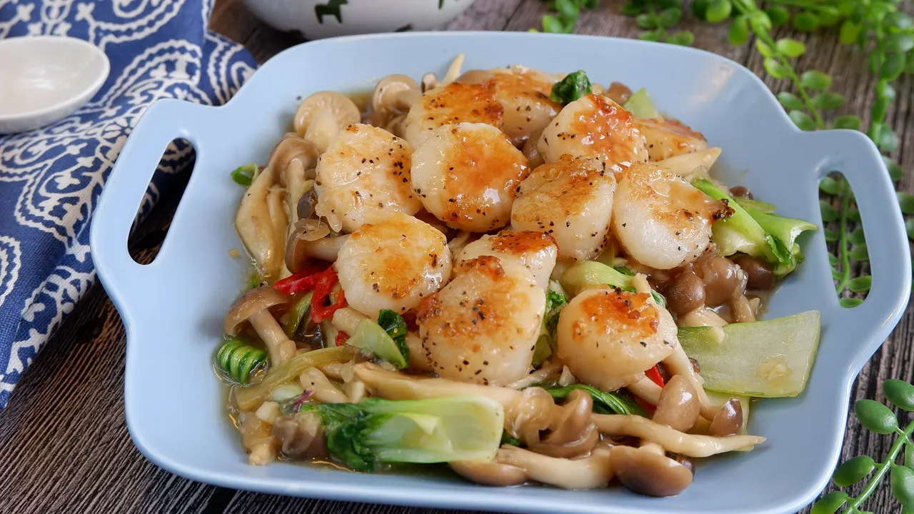 How to Cook Perfectly Seared Scallops w/ Vegetables  Chinese Stir Fry Recipe