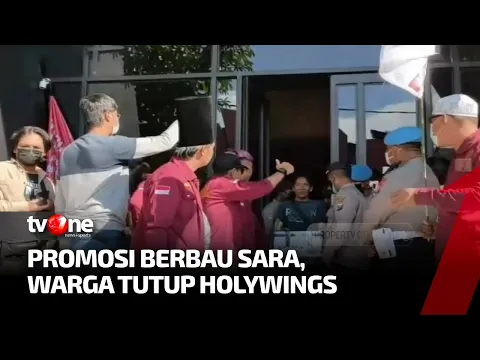 Puluhan Orang Pasang Spanduk Tuntutan di Pintu Holywings