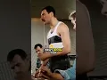 Download Lagu Freddie Mercury producing in the studio (1985)