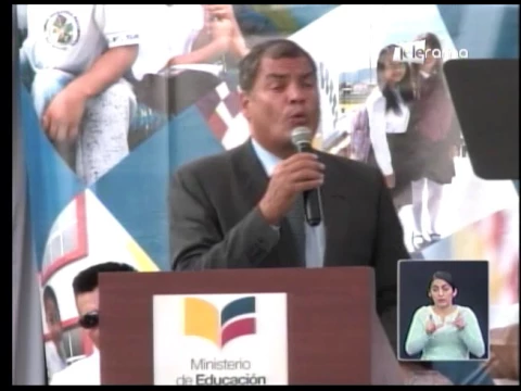 Presidente Correa inauguró año lectivo