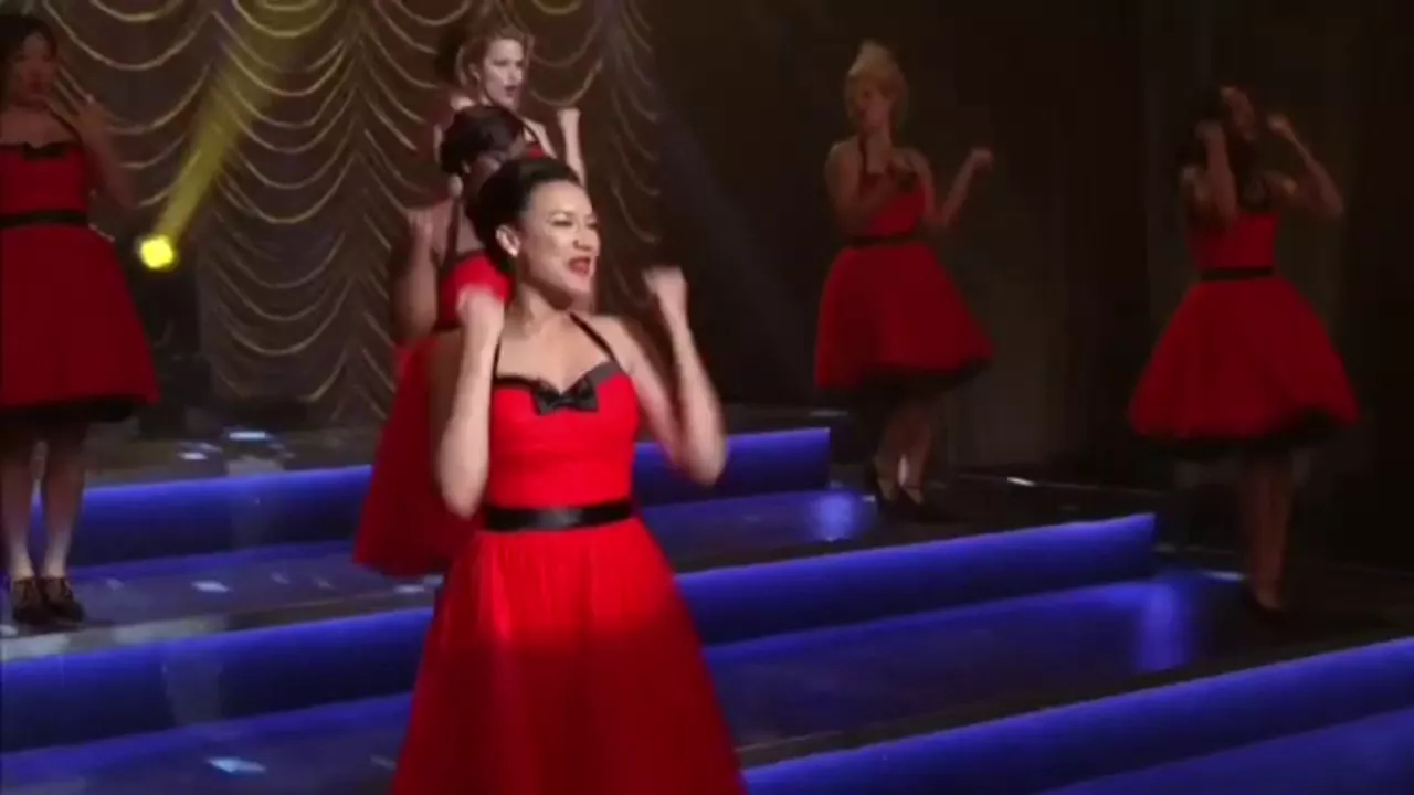 Glee - Edge Of Glory (Acapella)