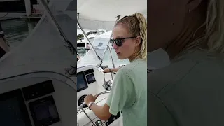 La Capitan, always learning 👩‍✈️⛵️ #sailingfamily #boatcaptain #boatlife