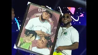 wow see what fans did to davido during his performance with naeto c that got fans screaming