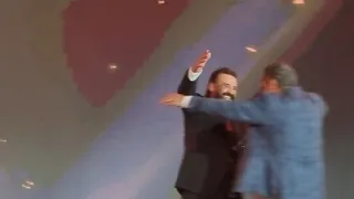 اخويا وابويا    بكاء وانهيار كريم عبدالعزيز لحظة تكريم صديقه ماجد الكدواني دندنها