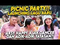 Download Lagu UNDANG SEMUA TEMAN-TEMAN!! PERTAMA KALINYA LIHAT VIDEO CLIP TERBARU ARSY!! INI REAKSINYA!!