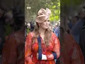 Download Lagu Amalia samen met vader bij uitreiking op Bernhardkazerne #amalia #willemalexander #defensie