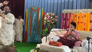 जापान के श्याम भक्त कन्हैया मित्तल जी के भजनों का आनंद लेते हुए #ramkatha #japan #kanhiyamittal 